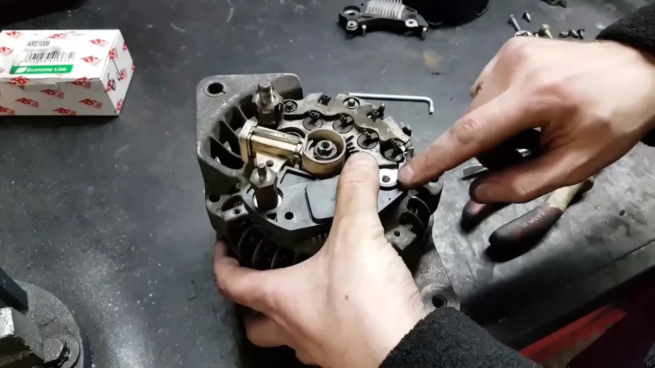 Jak wyjąć alternator Opel Zafira - uniknij kosztownych napraw Jak wyjąć alternator Opel Zafira - uniknij kosztownych napraw