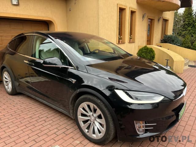 Ile kosztuje przejechanie 100 km tesla? Zaskakujące różnice w cenach Ile kosztuje przejechanie 100 km tesla? Zaskakujące różnice w cenach